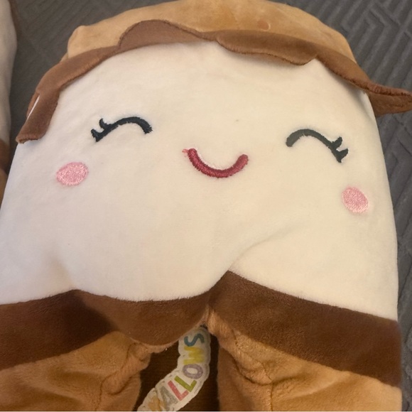 Squishmallow Carmelita the Smore Slippers Size 4-5 Fits Adult Women Size 6-7.5 - Picture 4 of 8